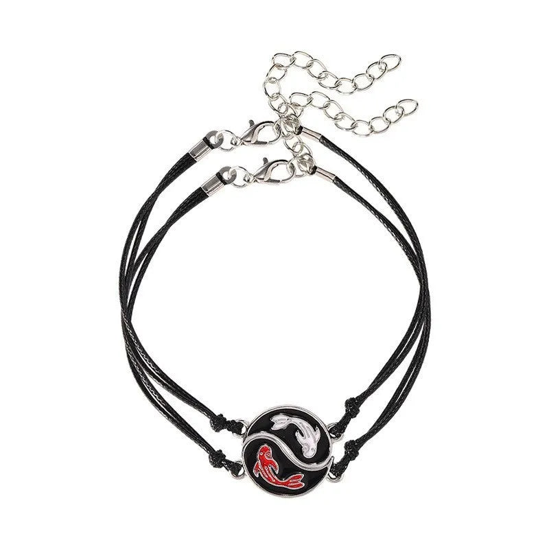 Geometric eight-diagram fashion bracelet in electroplated alloy with unisex design
