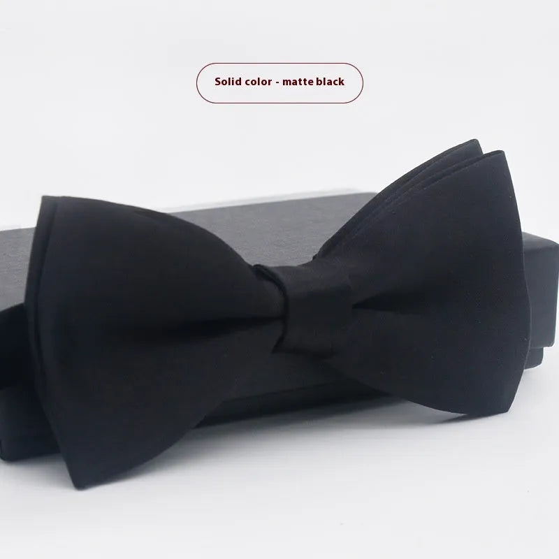 Solid colour formal bow tie with flat head design in polyester fabric