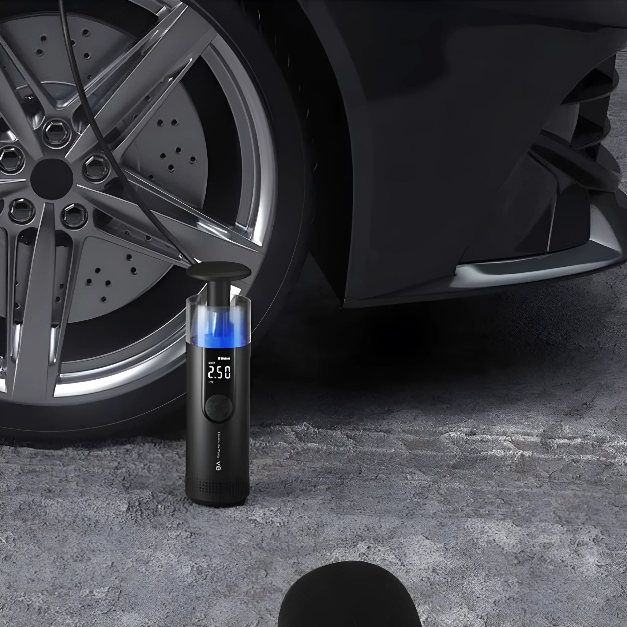Wireless portable electric car tyre inflator with digital display and long hose