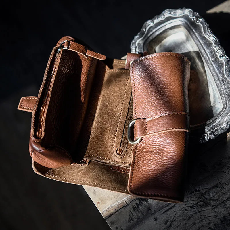 Handmade vintage style cow leather wallet with tape extraction closure in black colour