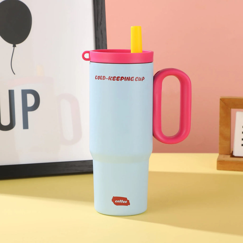 Insulated straw cup with handle in multiple colours showing 700ml capacity