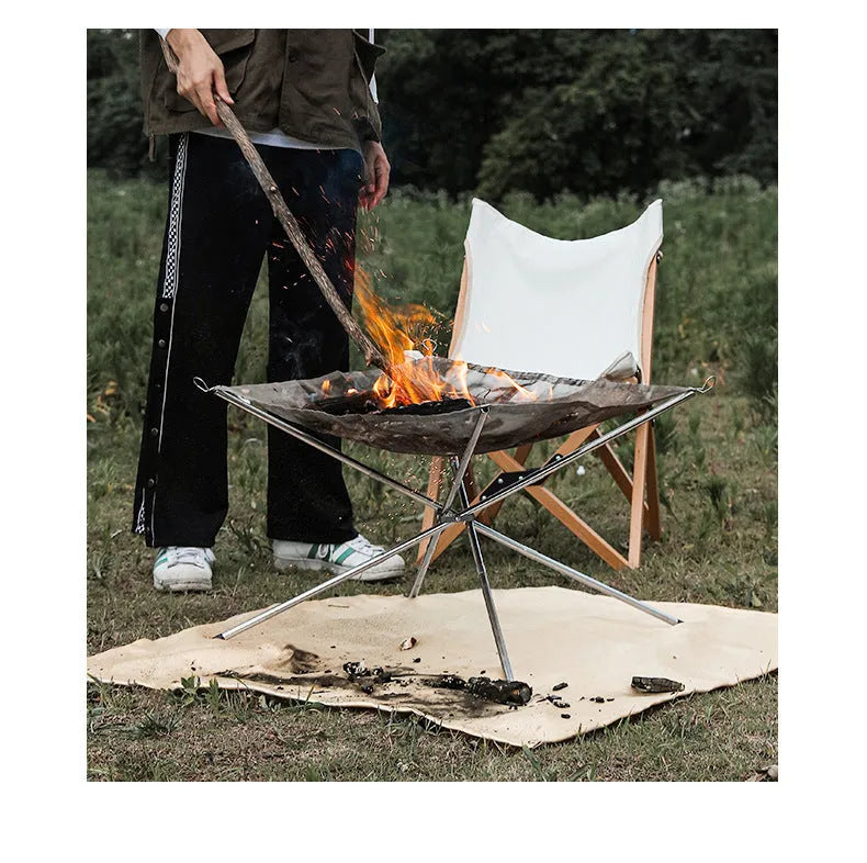 Stainless steel barbecue grill set with silver finish and integrated cooking net