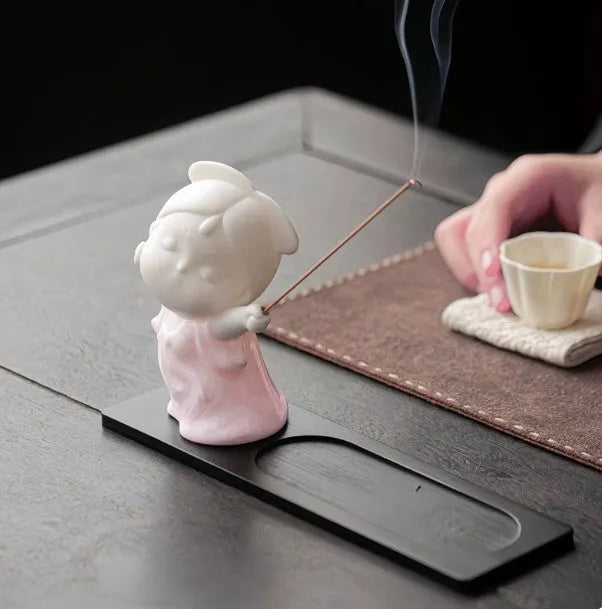 Small ceramic female court attendant figure incense burner decoration in cute style