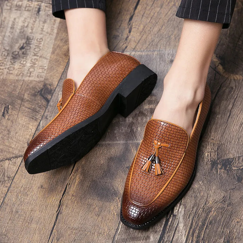 Men's pointed slip-on business shoes with tassel detail in black, red or yellow colours