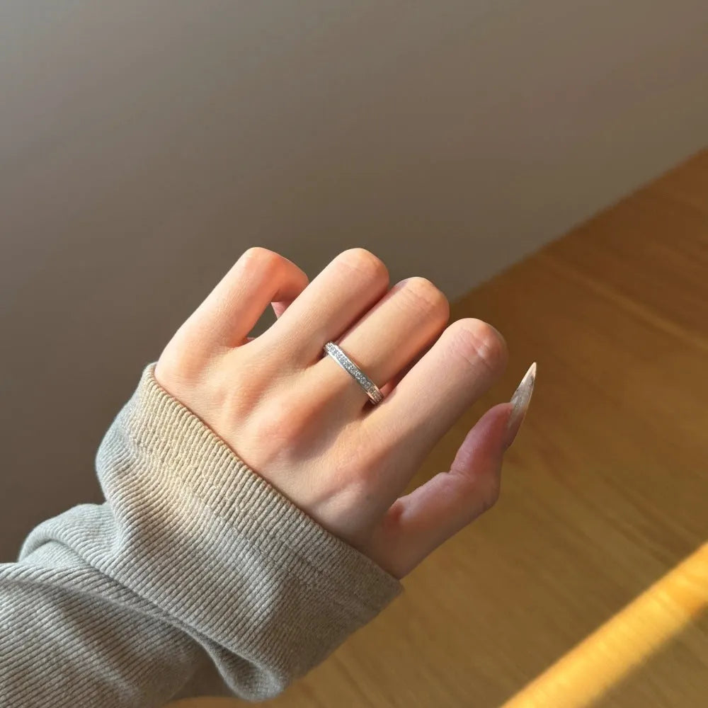 S925 sterling silver ring for women with white gold electroplated finish, geometric shape, available sizes 5 to 9
