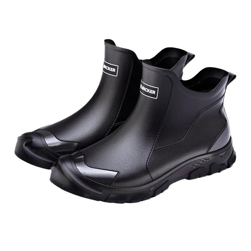PVC short tube outdoor wading shoes with non-slip soles in black and red colour option
