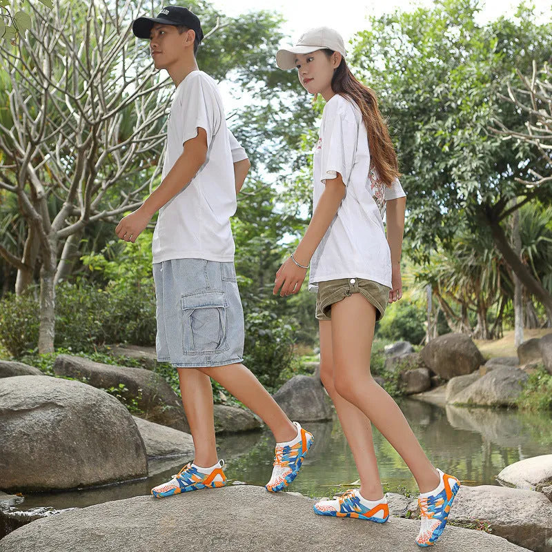 Quick-drying wading beach shoes with mesh upper and rubber sole in various colours