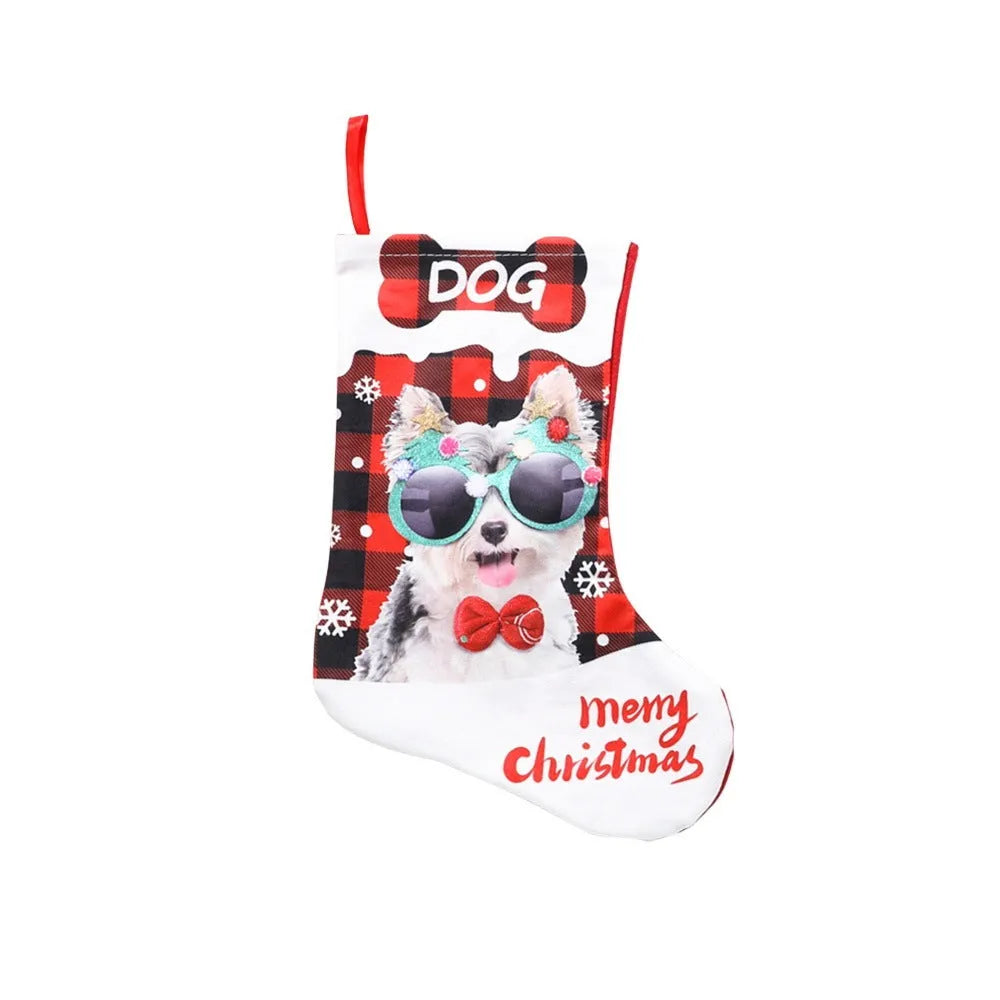 Green and black plaid cloth Christmas decoration with puppy and cat print, sized 26x36cm