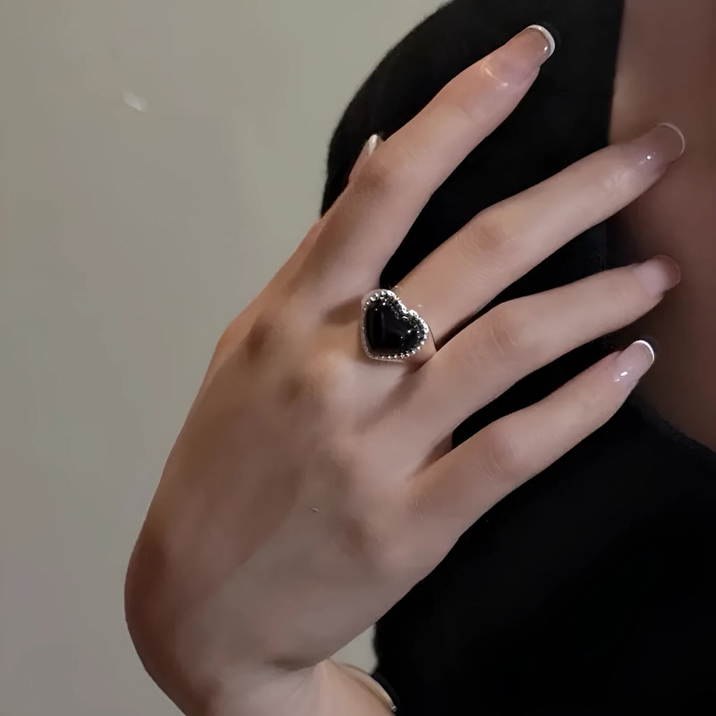 S925 sterling silver adjustable ring with black agate heart design and open mouth construction