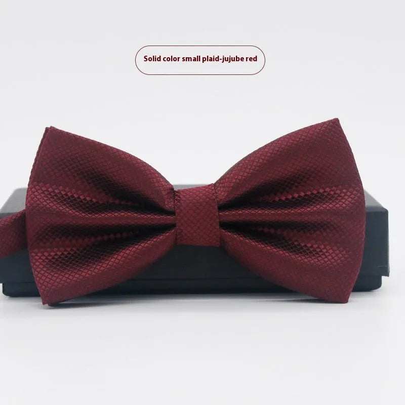 Solid colour formal bow tie with flat head design in polyester fabric