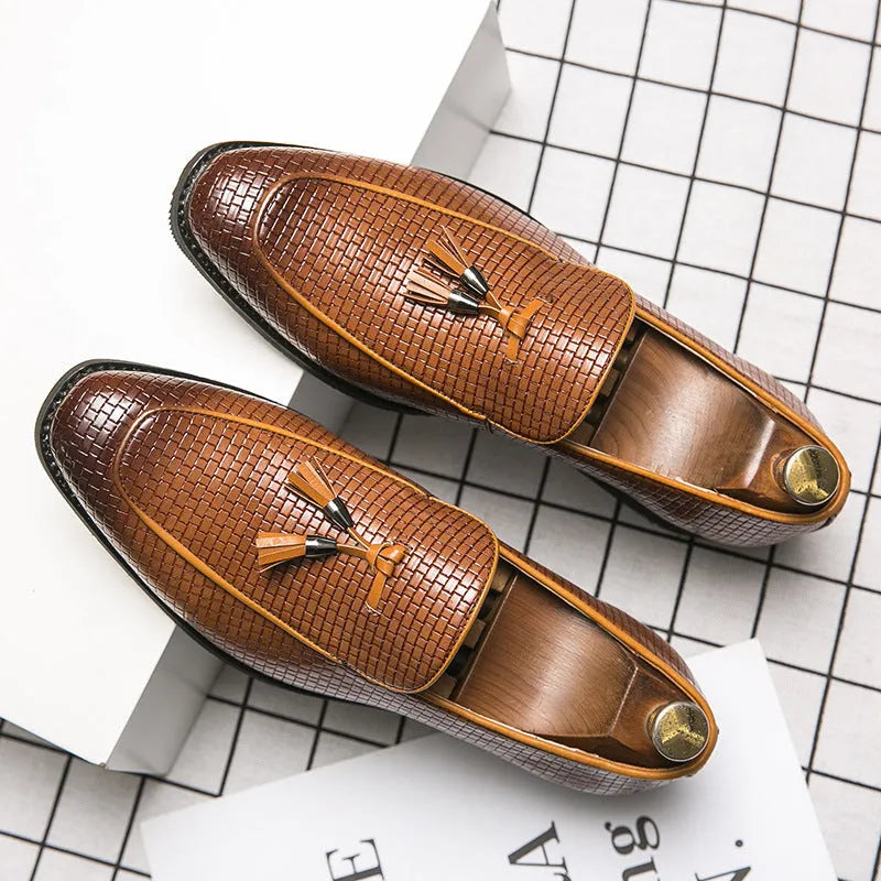 Men's pointed slip-on business shoes with tassel detail in black, red or yellow colours