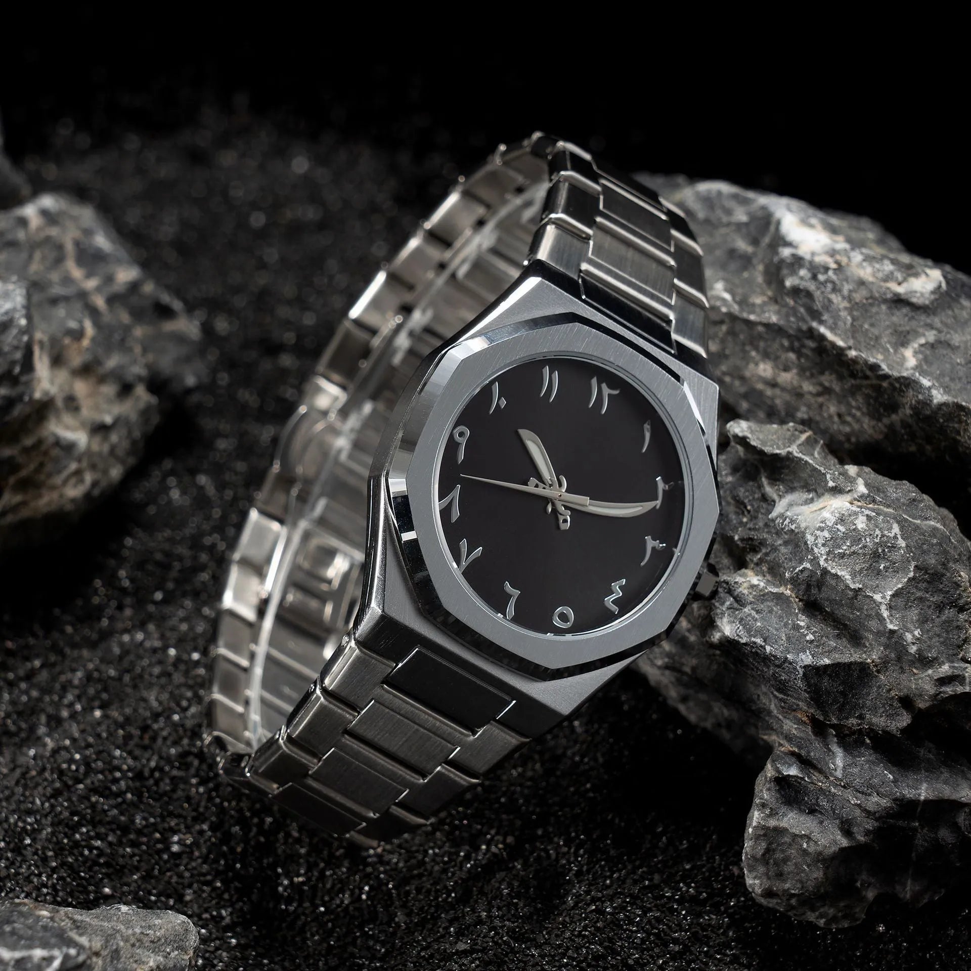 Men's business casual quartz watch with steel belt strap showing 10mm thickness