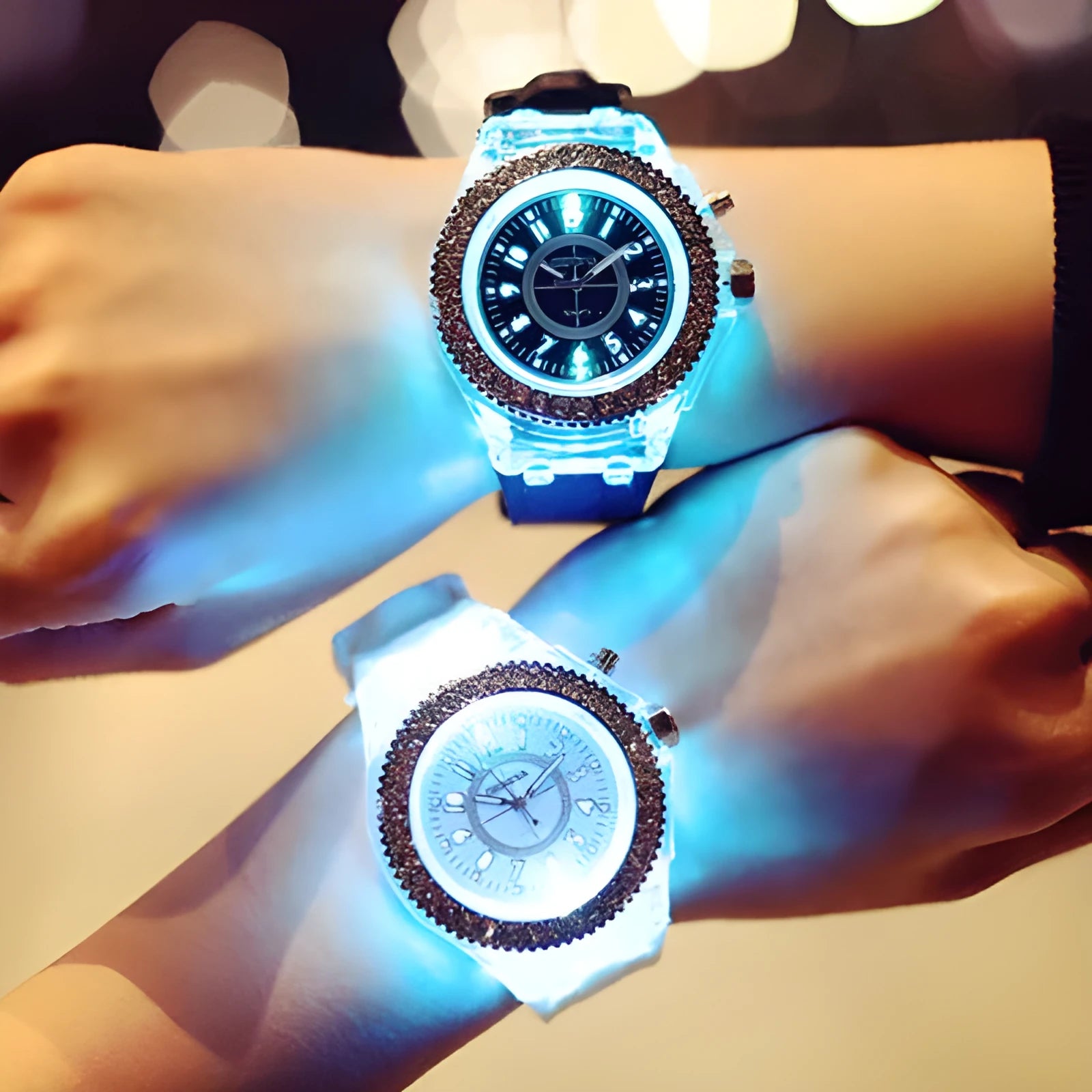 Women's LED luminous quartz watch with round 43mm alloy case and coloured silicone strap