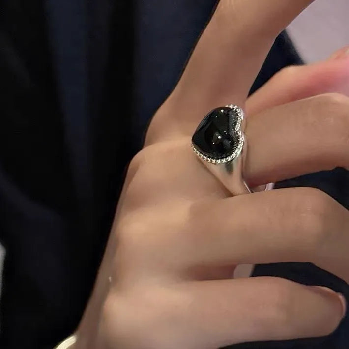 S925 sterling silver adjustable ring with black agate heart design and open mouth construction