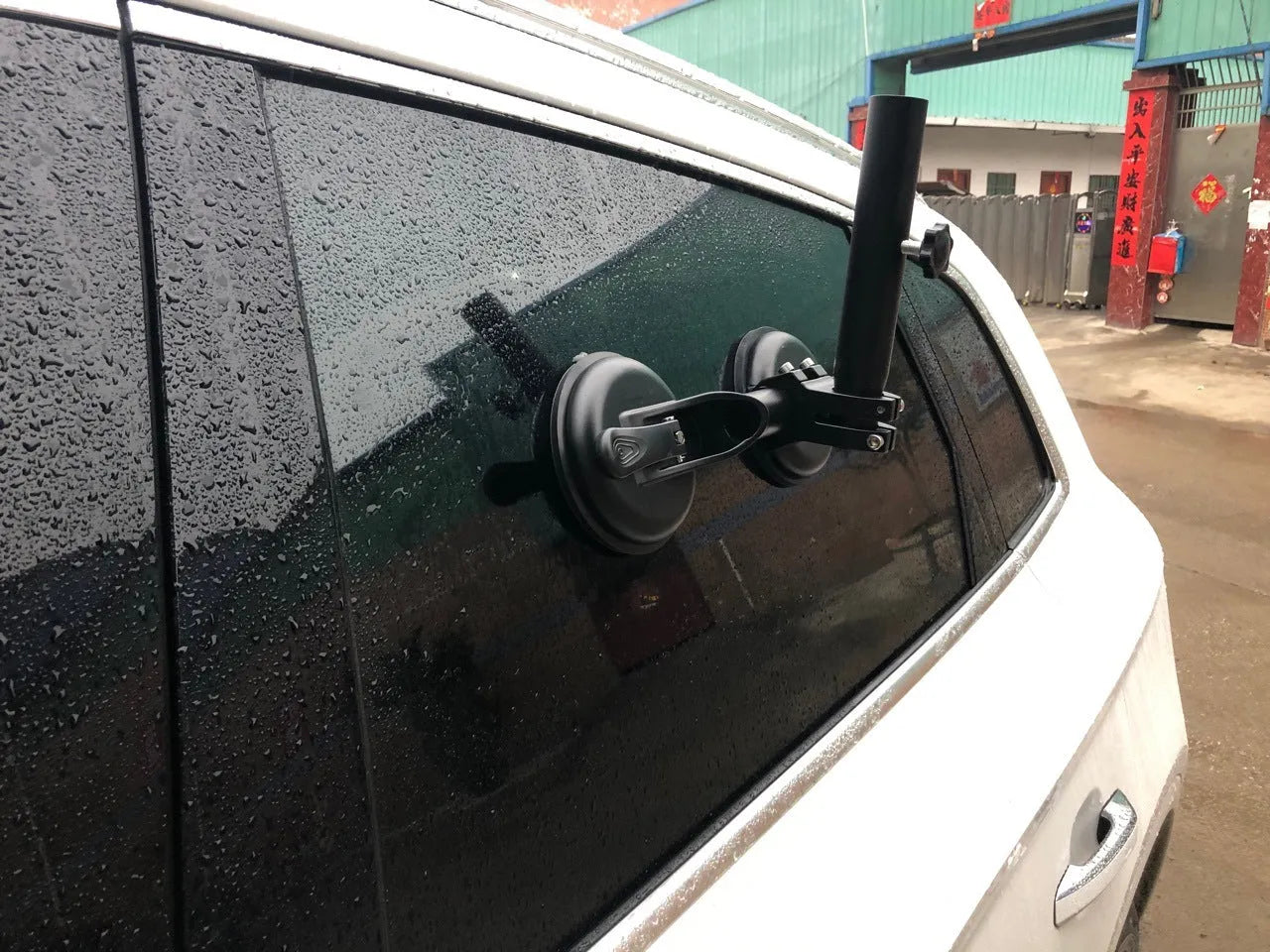 Black off-road car flagpole sucker base with ABS plastic disc and rubber glass attachment