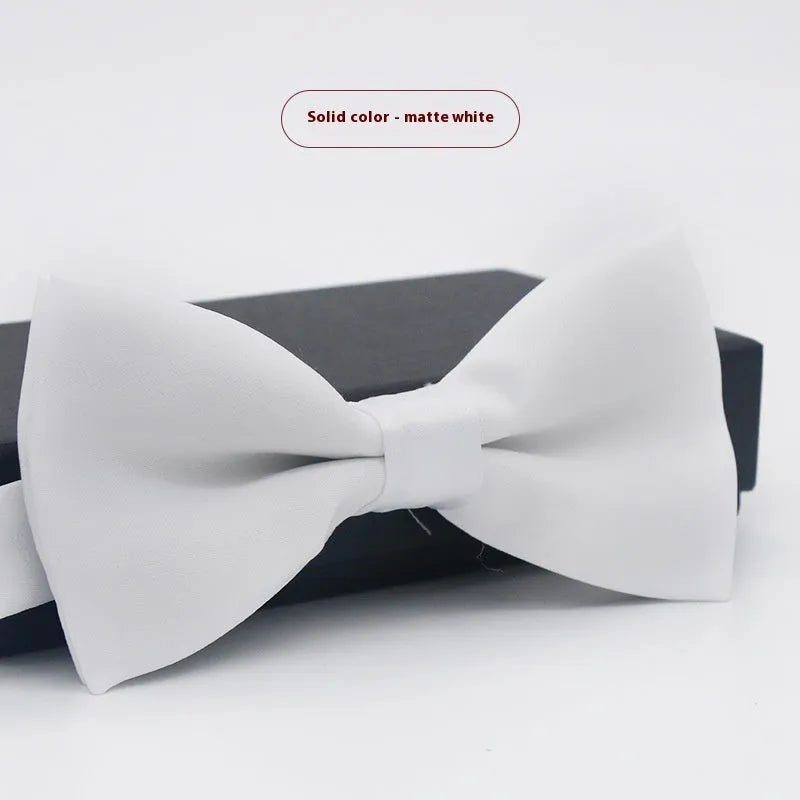 Solid colour formal bow tie with flat head design in polyester fabric