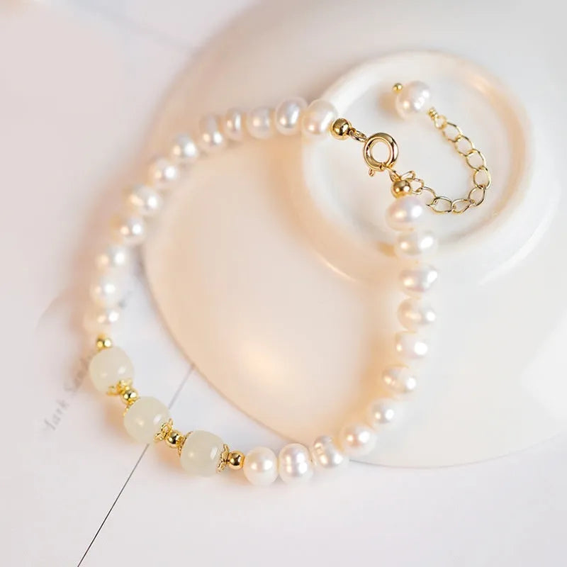 Korean-style natural freshwater pearl bracelet with diamond-shaped pearls in Hetian jade colour.