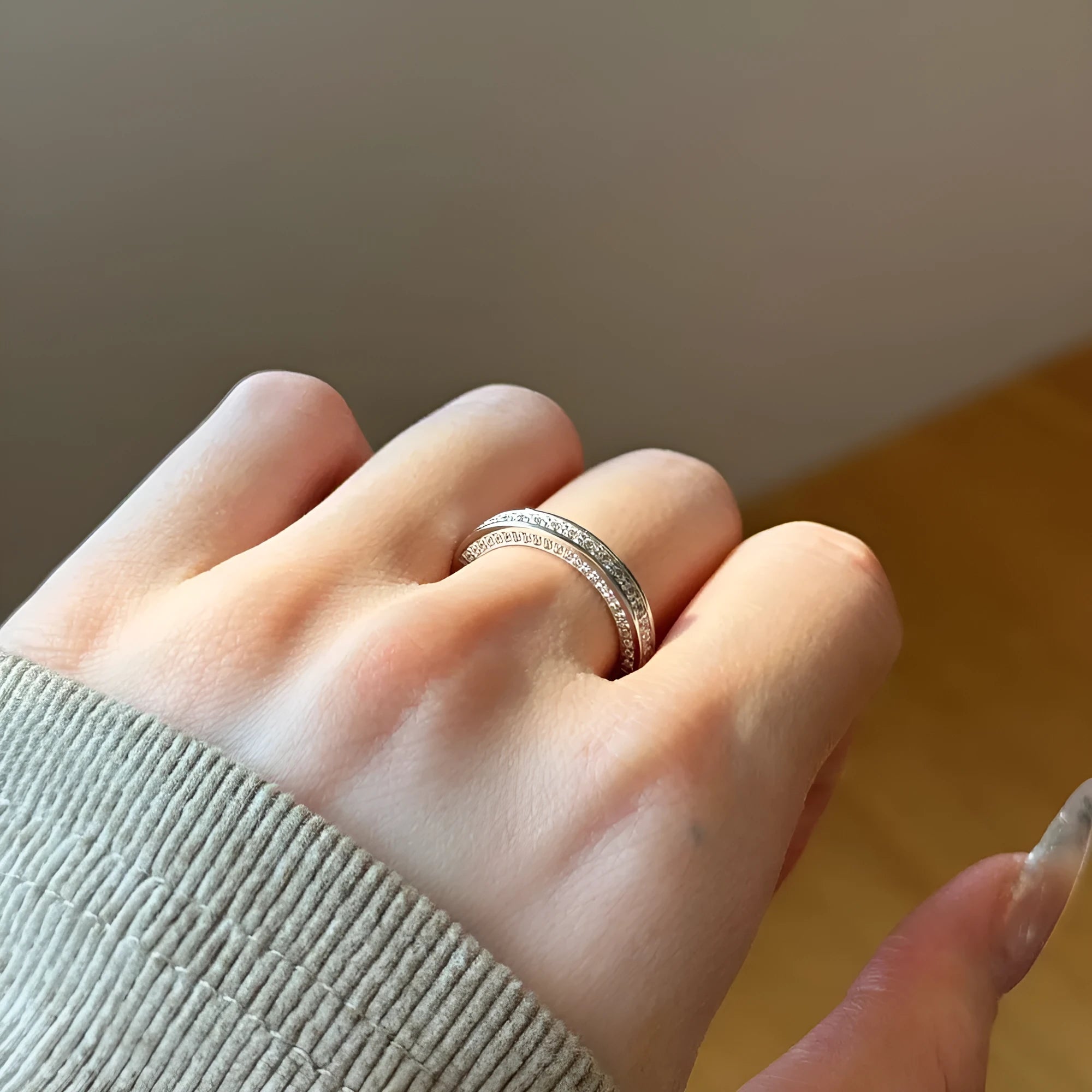 S925 sterling silver ring for women with white gold electroplated finish, geometric shape, available sizes 5 to 9