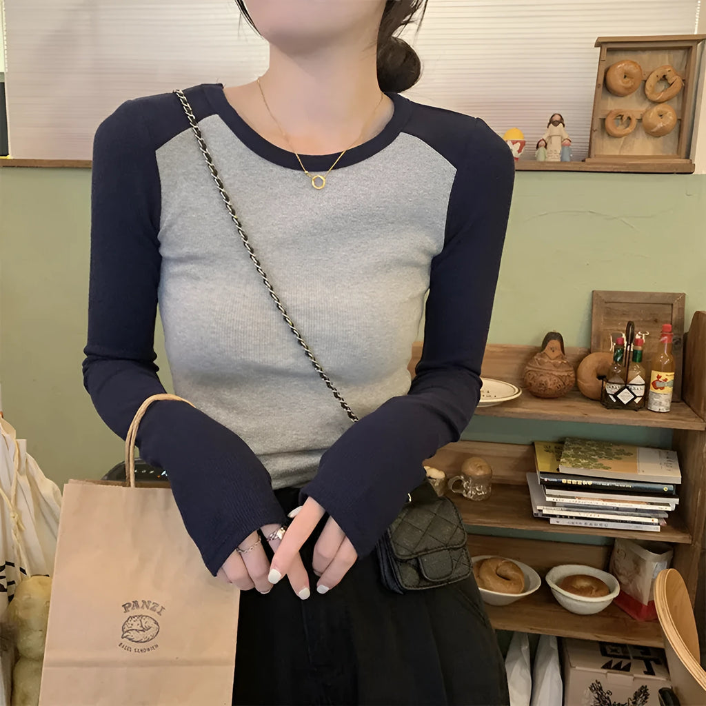 Women's slim fit viscose top with princess sleeves and embroidery in dark blue
