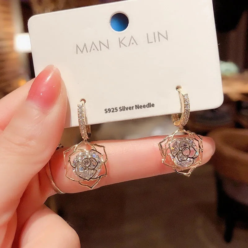 Women's geometric earrings with zircon accents and electroplated finish in multiple colour options