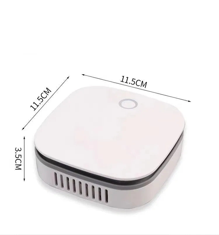 White USB-powered air purifier with negative ion sterilisation for car and small space use