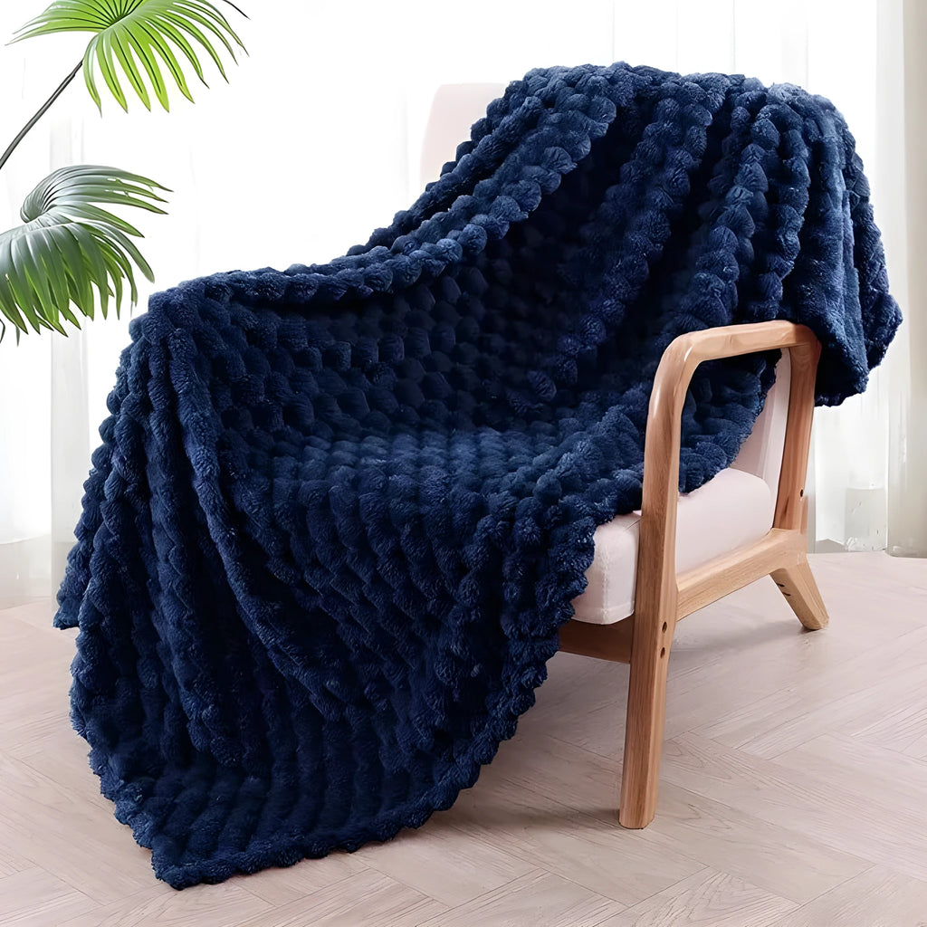 Solid colour polyester plaid velvet blanket for children's lunch breaks