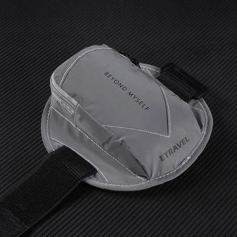 Reflective running arm bag with 7-inch capacity for outdoor sports