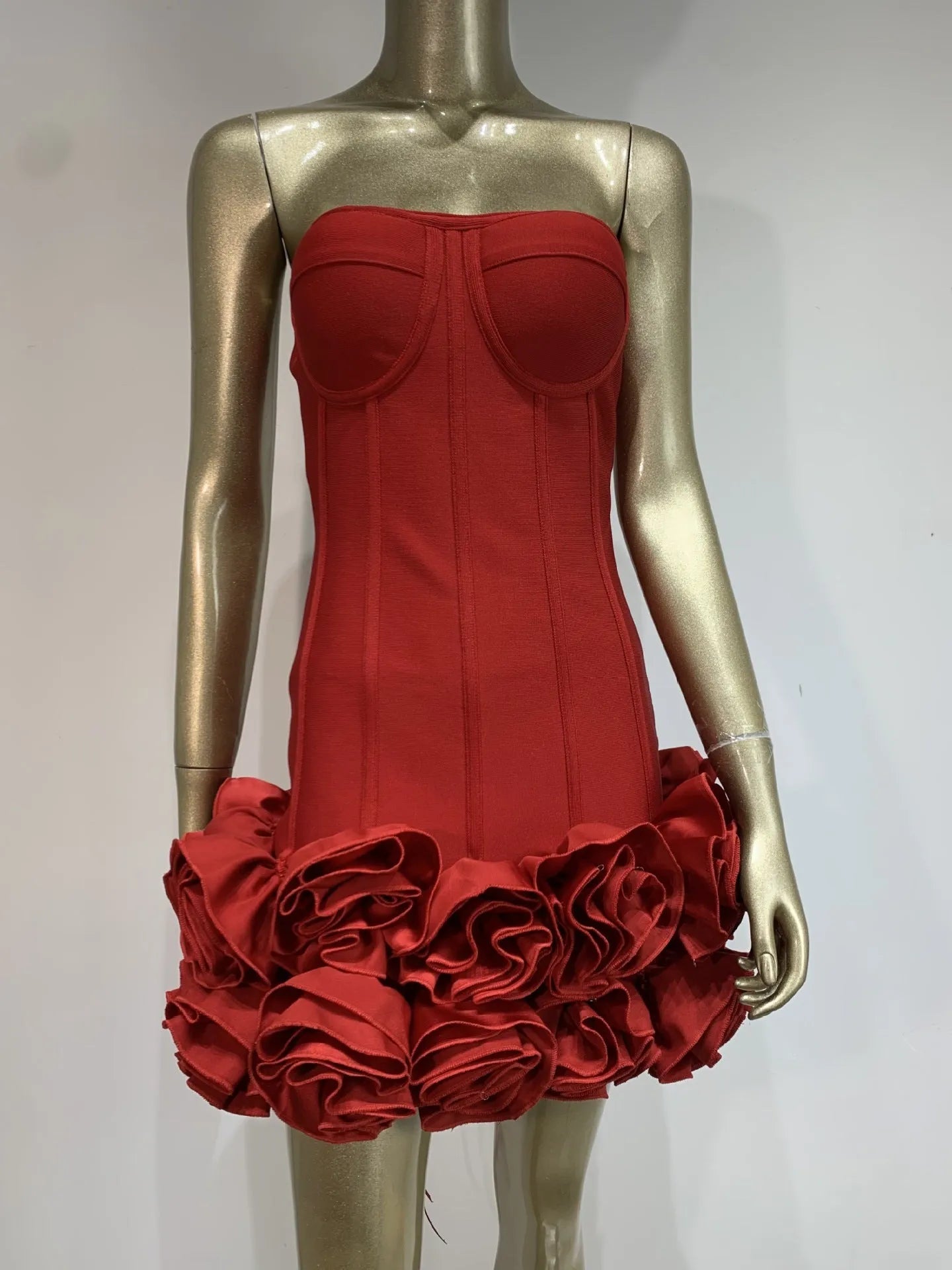 Women's solid colour polyester mid waist dress in urban style, shown in black