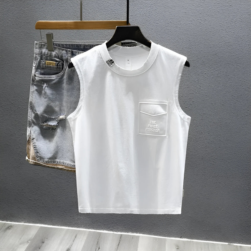 Solid colour sleeveless cotton fitness t-shirt in loose fit with straight hem design