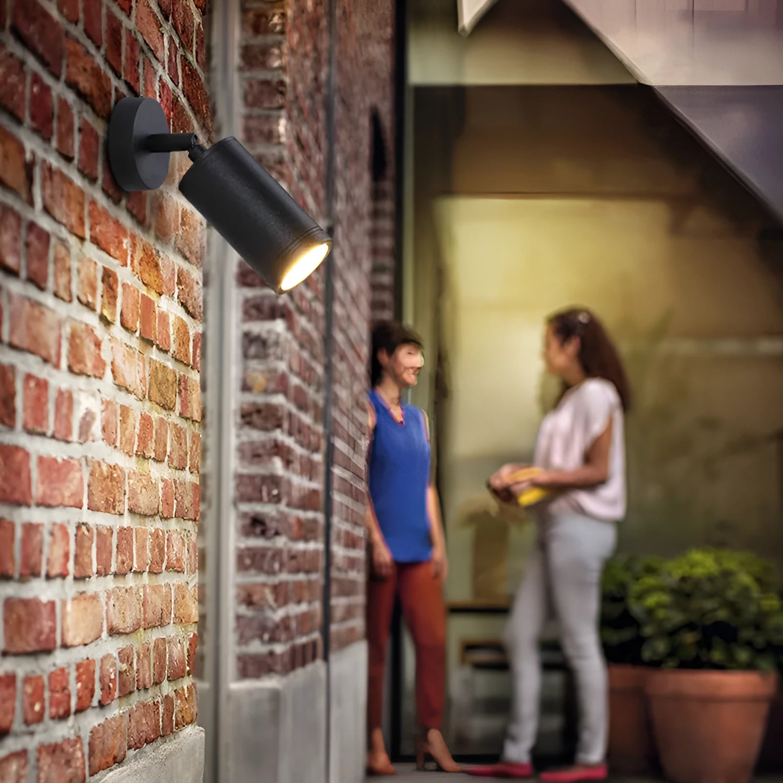 Outdoor aluminium ground lamp with LED lighting for garden and courtyard use