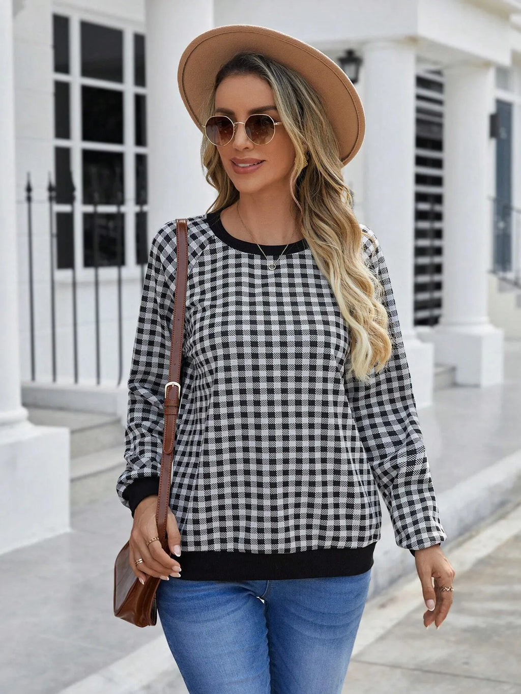 Black Japanese sweet plaid pattern long sleeve pullover sweater with printed elements