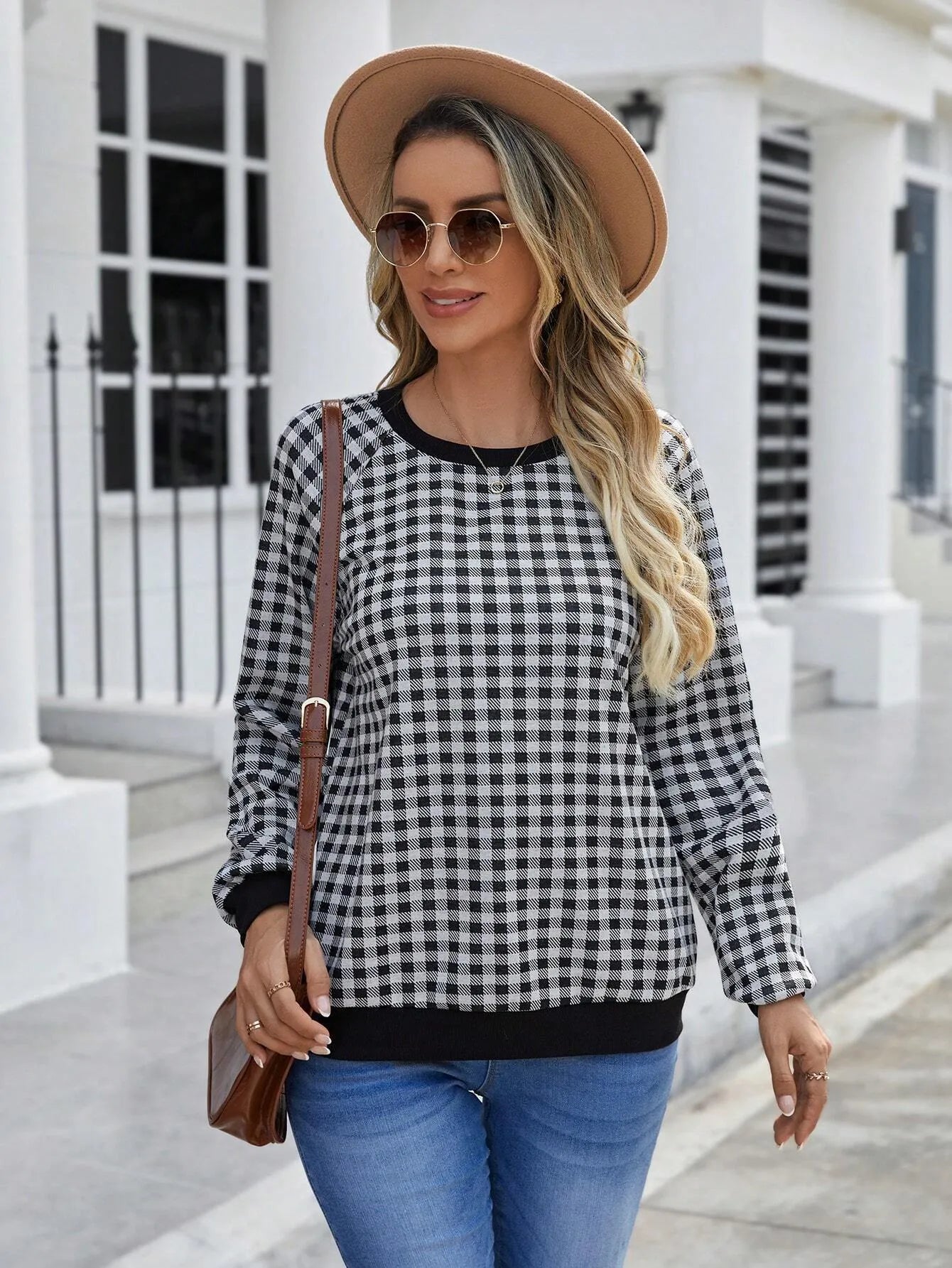 Black Japanese sweet plaid pattern long sleeve pullover sweater with printed elements