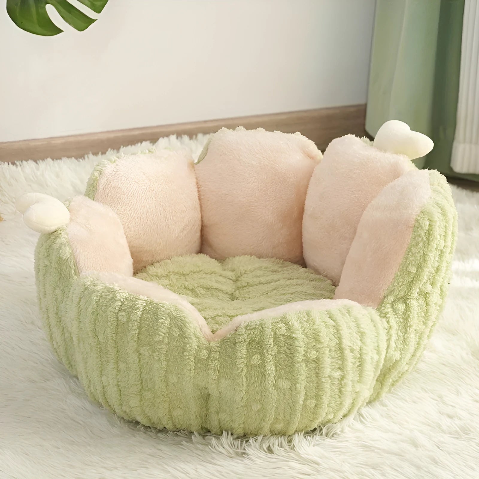 Purple cactus-shaped cat litter kennel with removable base, measuring 60x35cm
