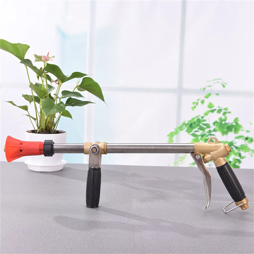Agricultural high-pressure spray gun with submachine gun design for pesticide spraying