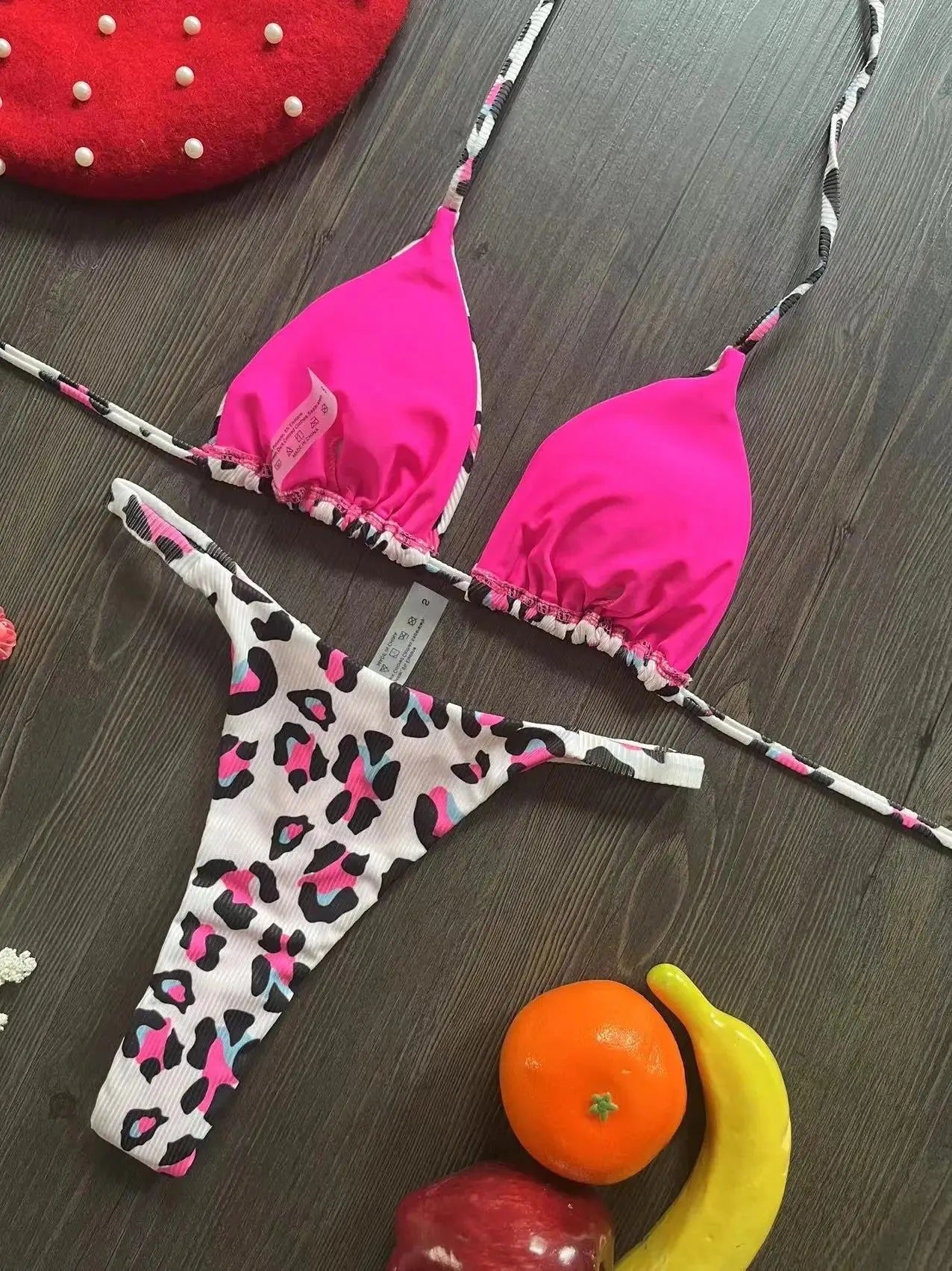 Women's printed bikini swimsuit in quick-drying fabric for beach and swimming