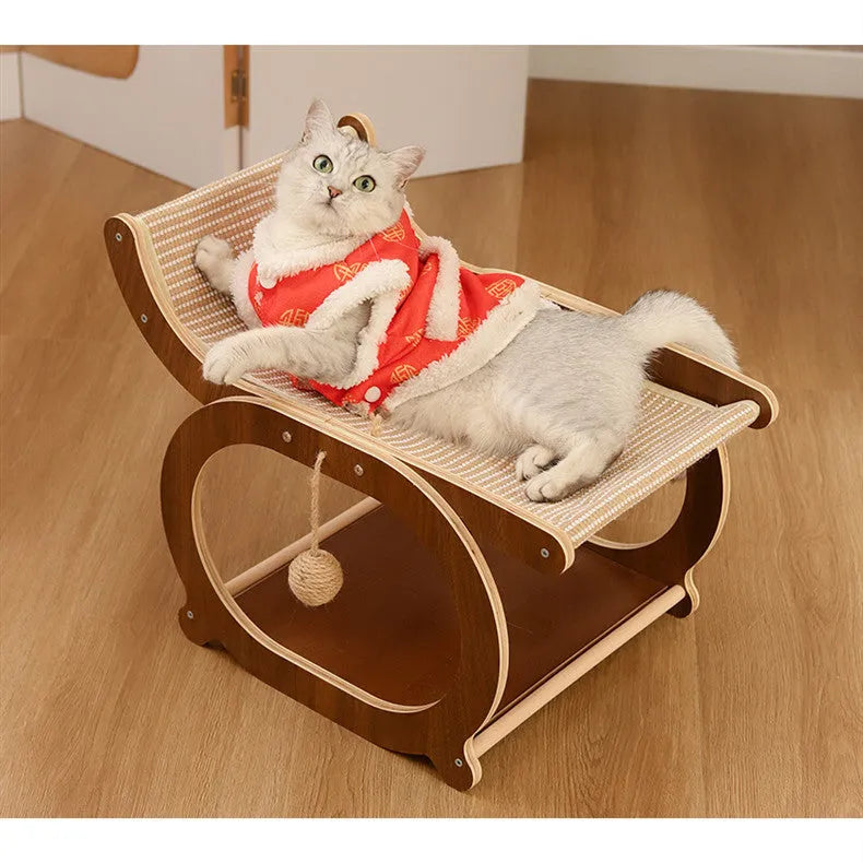 Solid wood cat scratching mat with sisal surface in walnut colour option