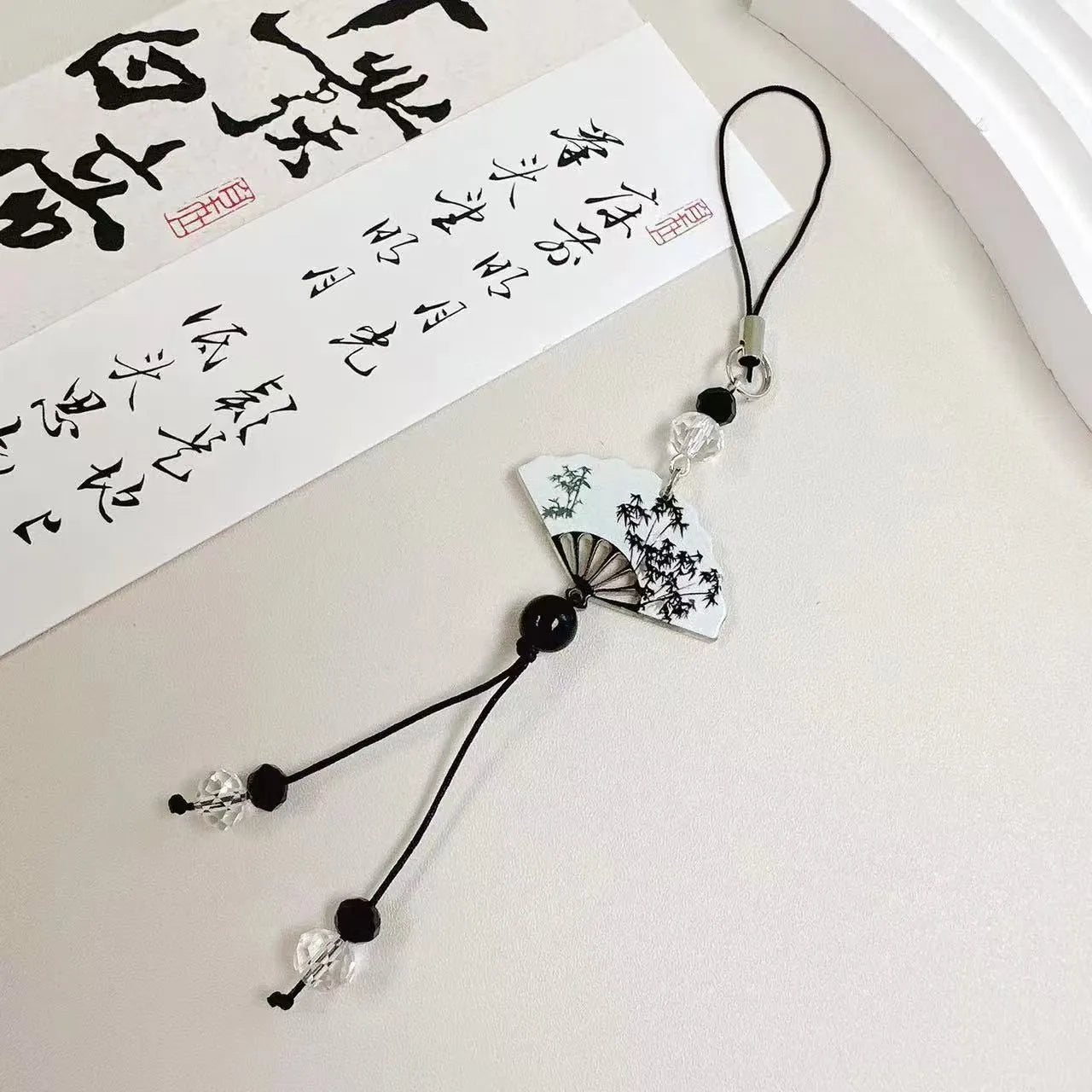 Guofeng floral pattern bead pendant keychain with Chinese style design