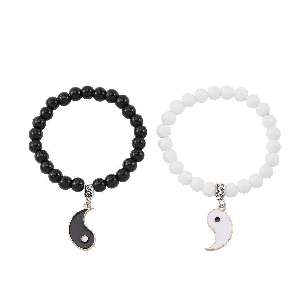 Geometric eight-diagram fashion bracelet in electroplated alloy with unisex design