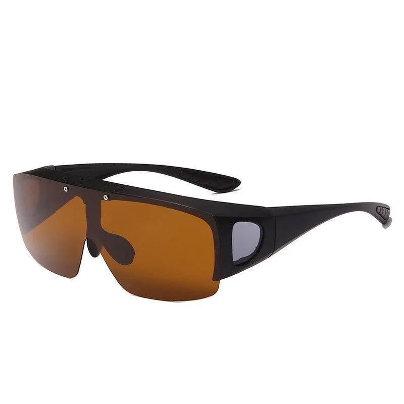 Polarised sunglasses with interchangeable lenses for myopia correction, suitable for cycling and outdoor sports.