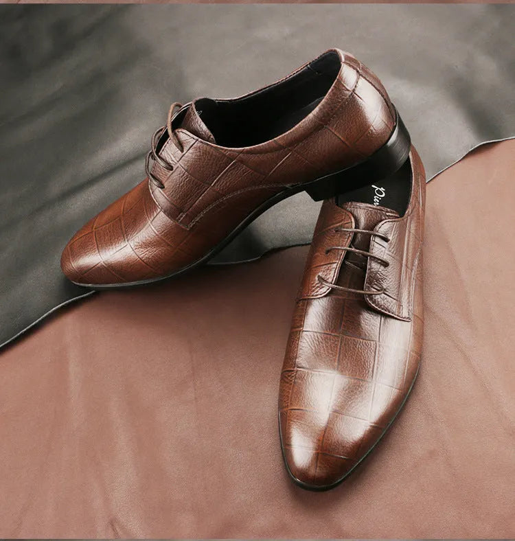Men's black leather derby shoes with pointed toe and sewing details on antiskid rubber sole