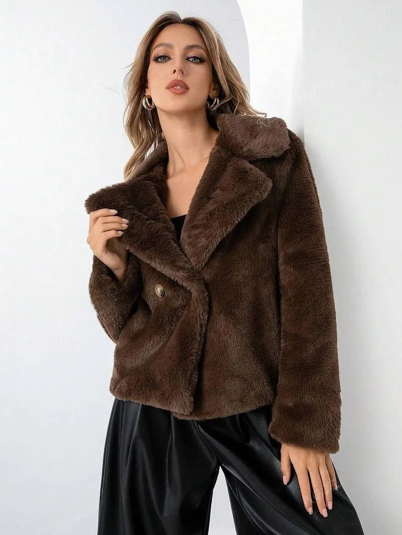 Women's loose short faux fur coat in rose red with regular sleeves