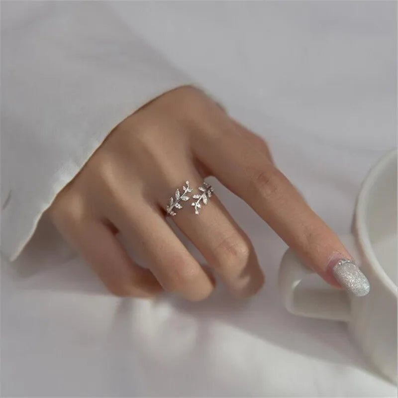 Copper branch ring with leaf geometry design in silver or gold electroplated finish