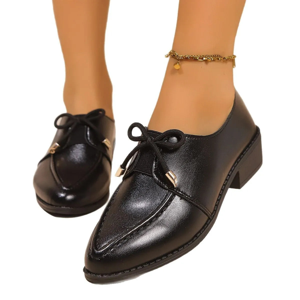 Women's flat shoes with a bow on the toe, available in big buckle bow or small bowknot styles.