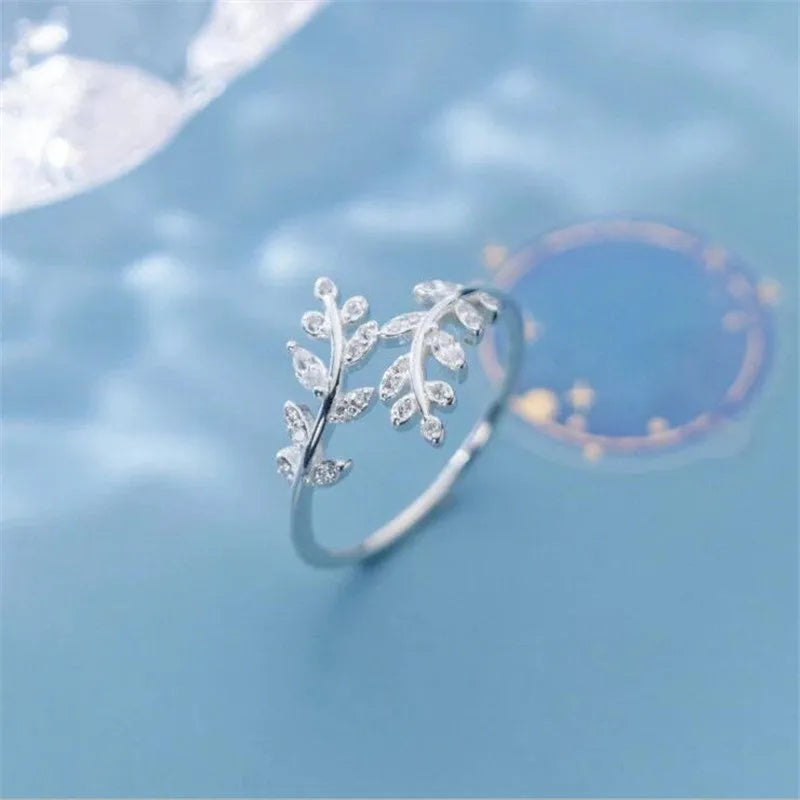 Copper branch ring with leaf geometry design in silver or gold electroplated finish