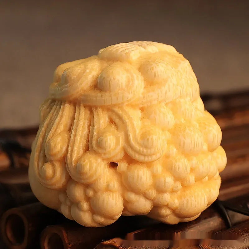 Golden Toad Princess bamboo ornament carving measuring 5.0cm with cute style design