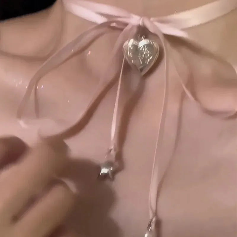 Women's ribbon love pendant necklace with electroplated finish on alloy clavicle chain