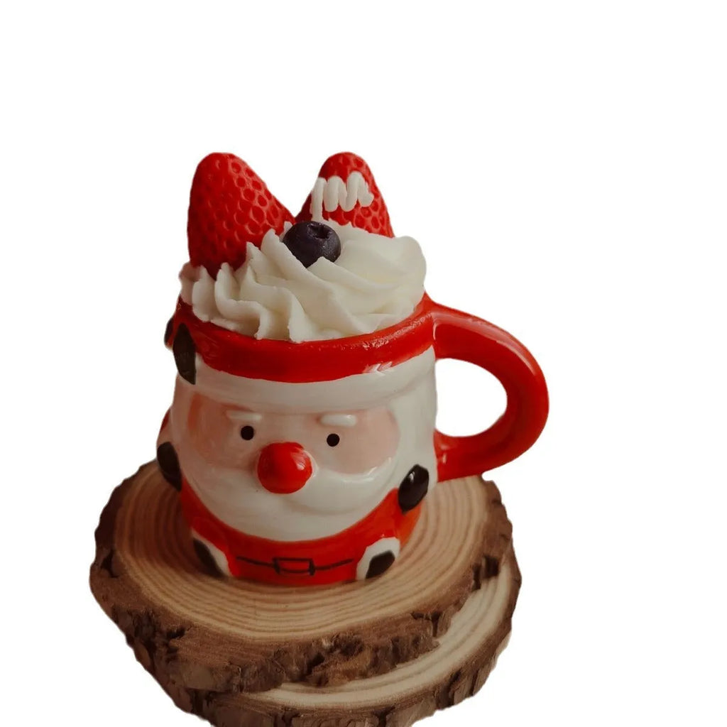 Santa Claus ceramic cup soy wax aromatherapy candle in creative gift box with strawberry Santa design measuring 10x7x10.5cm