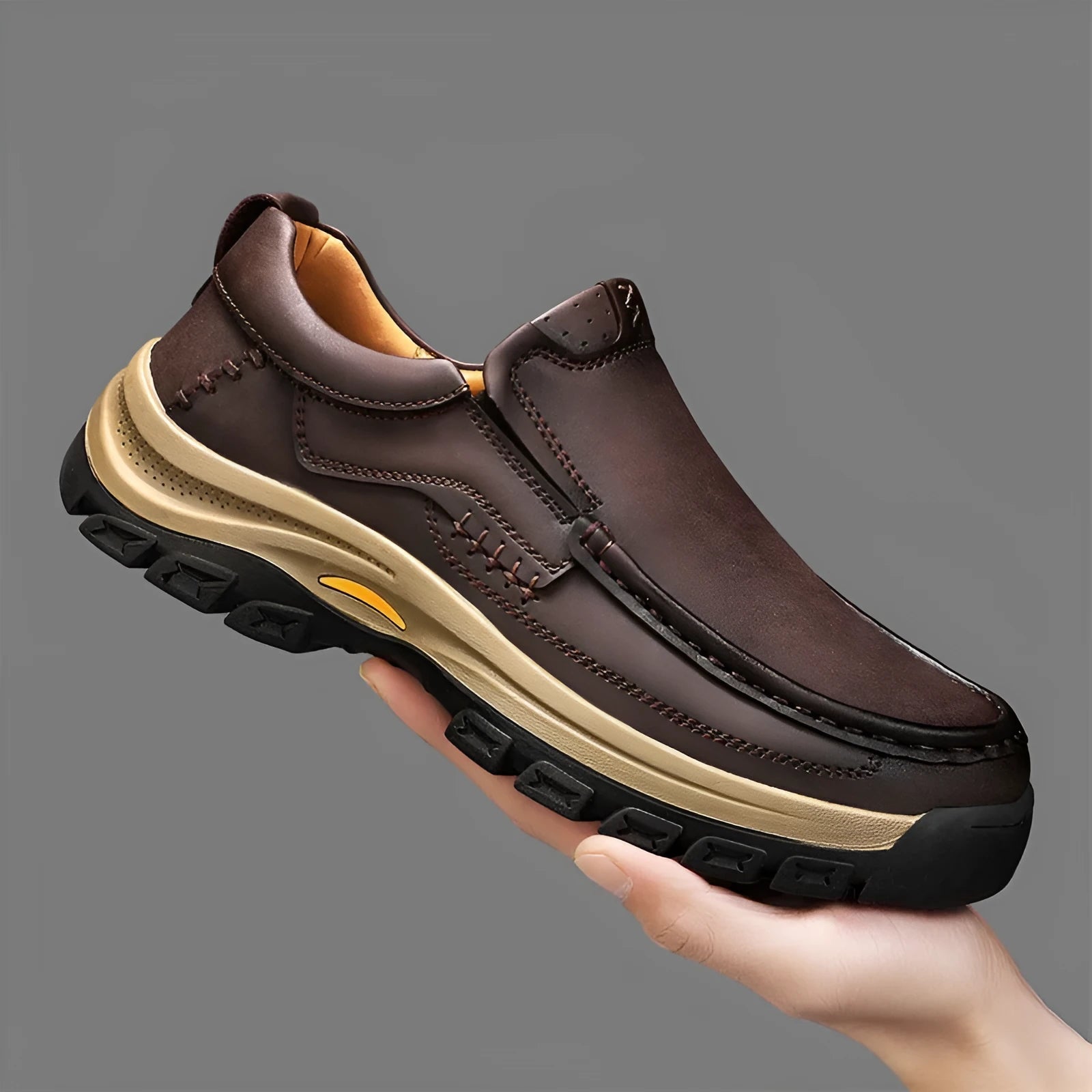Men's black PU leather mountaineering shoes with thick rubber sole and round toe.