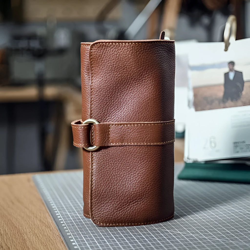 Handmade vintage style cow leather wallet with tape extraction closure in black colour