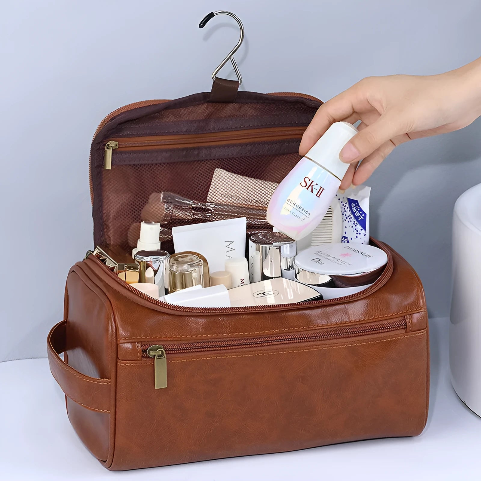 Waterproof cosmetic storage bag in European American retro style with large capacity interior